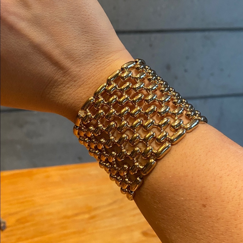 Gold colored stretchy Cuff Bracelet - Picture 4 of 7